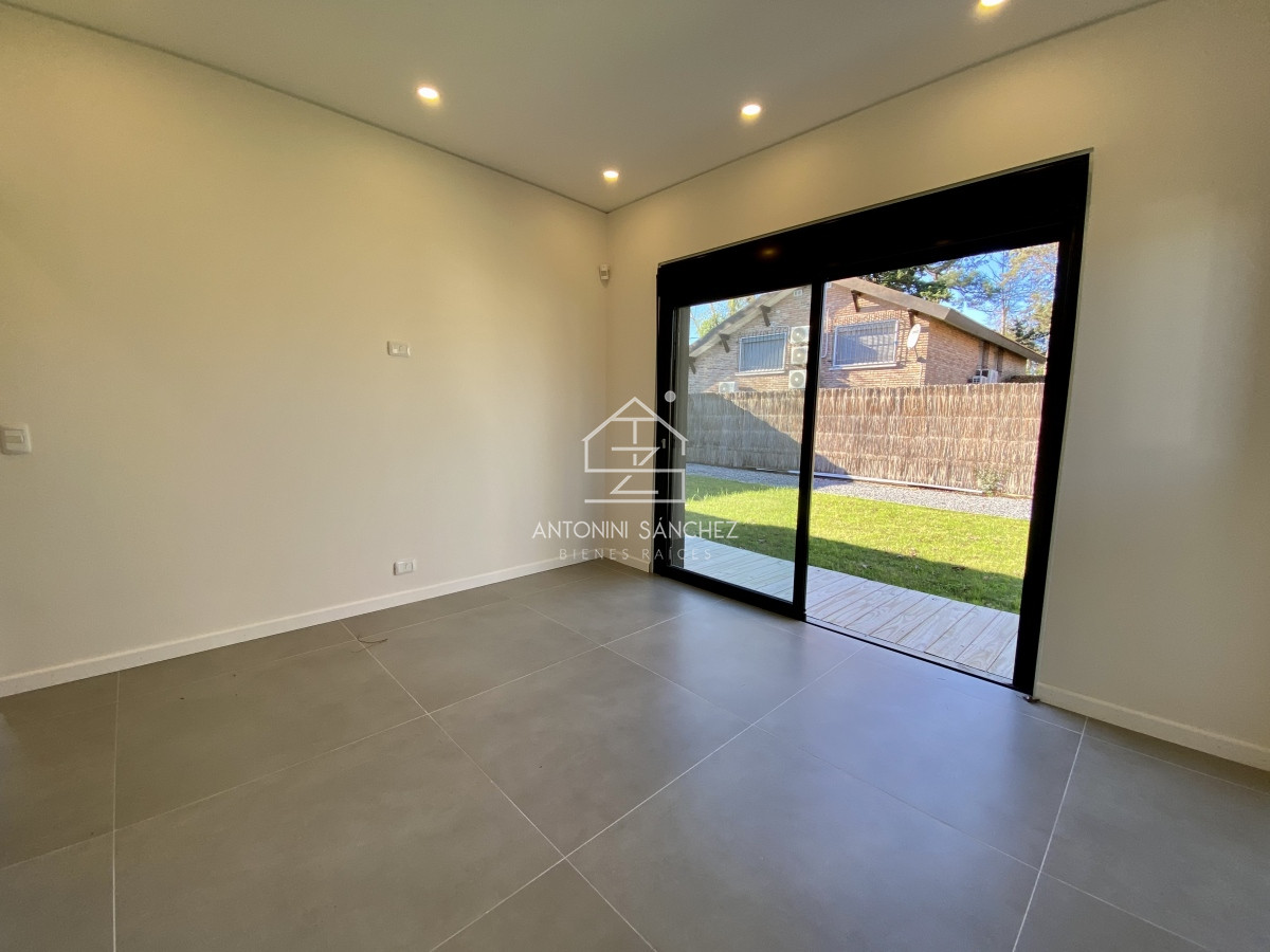 Casa ID.633 - Venta casa 3 dormitorios mas dependencia Punta del Este