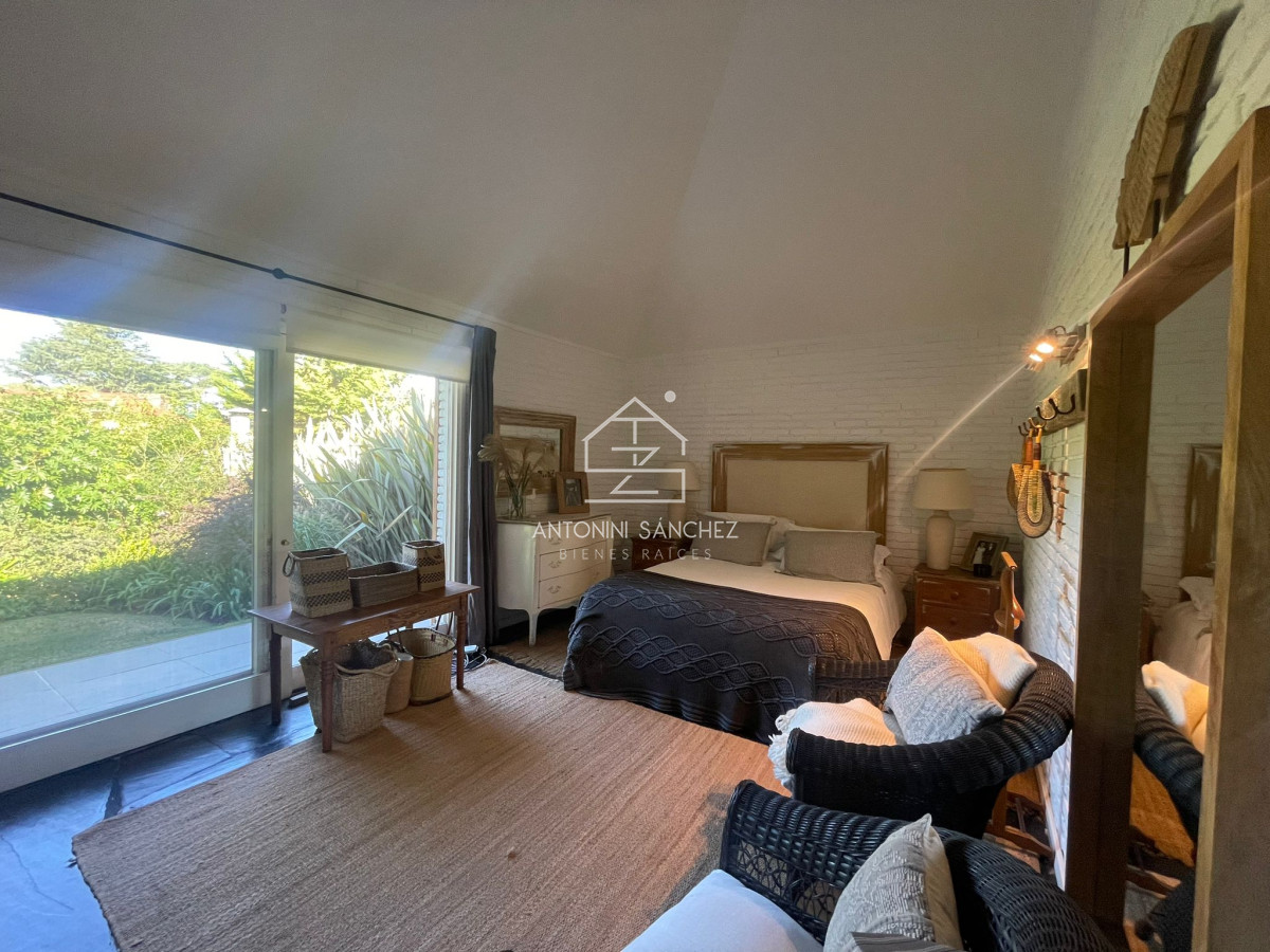 Casa ID.500 - Casa venta 3 dormitorios y servicio