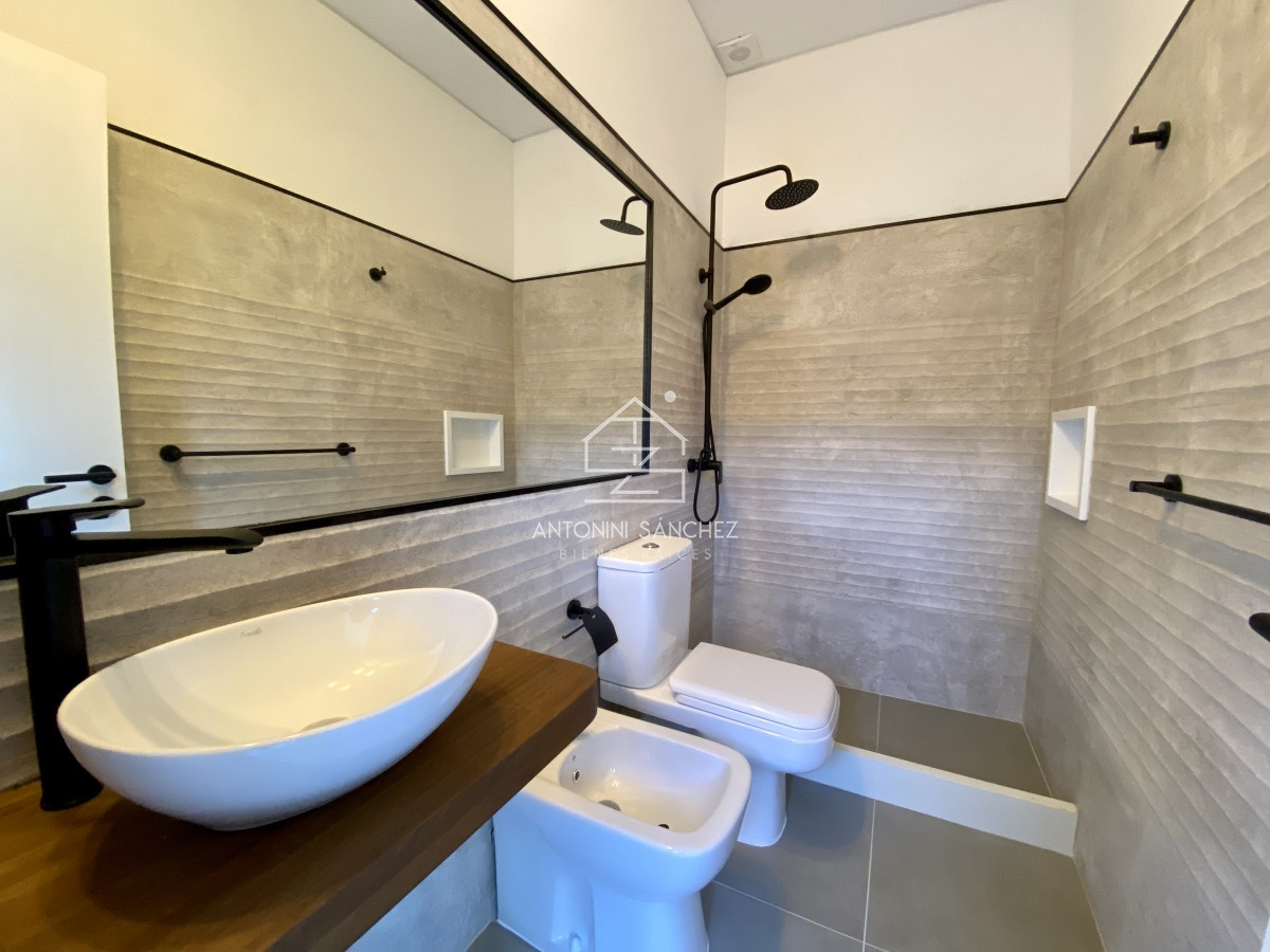 Casa ID.633 - Venta casa 3 dormitorios mas dependencia Punta del Este