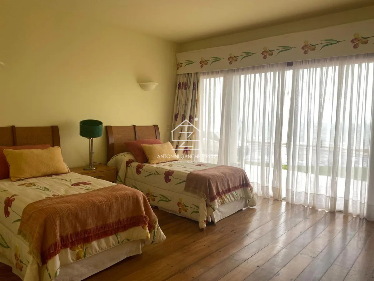 Casa ID.3123 - Venta Mansión Primera linea playa mansa