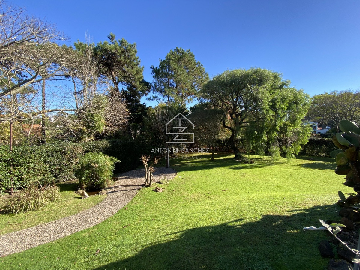 Casa ID.533 - Casa Venta 2 dormitorios + servicio Punta del Este