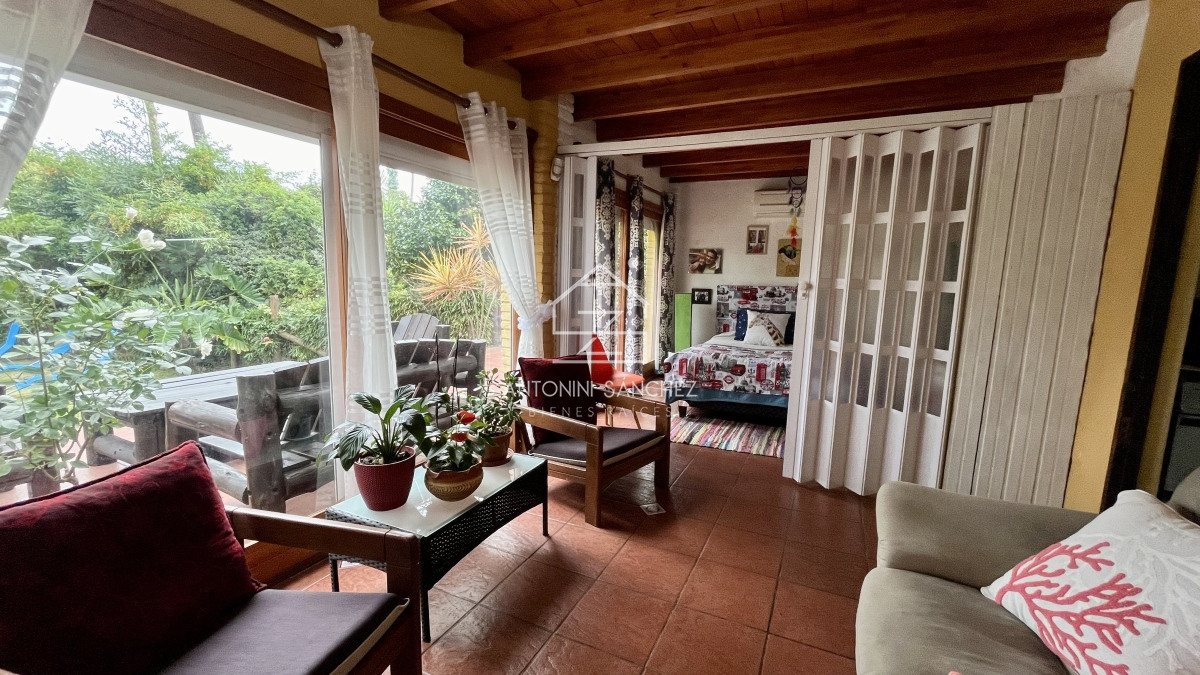 Casa ID.393 - Casa VENTA 4 dormitorios 3 baños Punta Este 