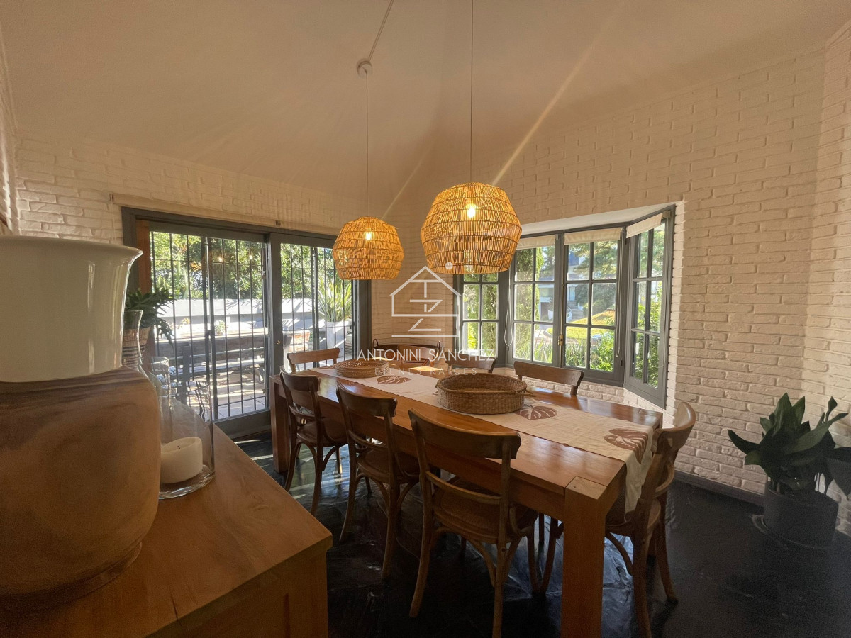 Casa ID.500 - Casa venta 3 dormitorios y servicio