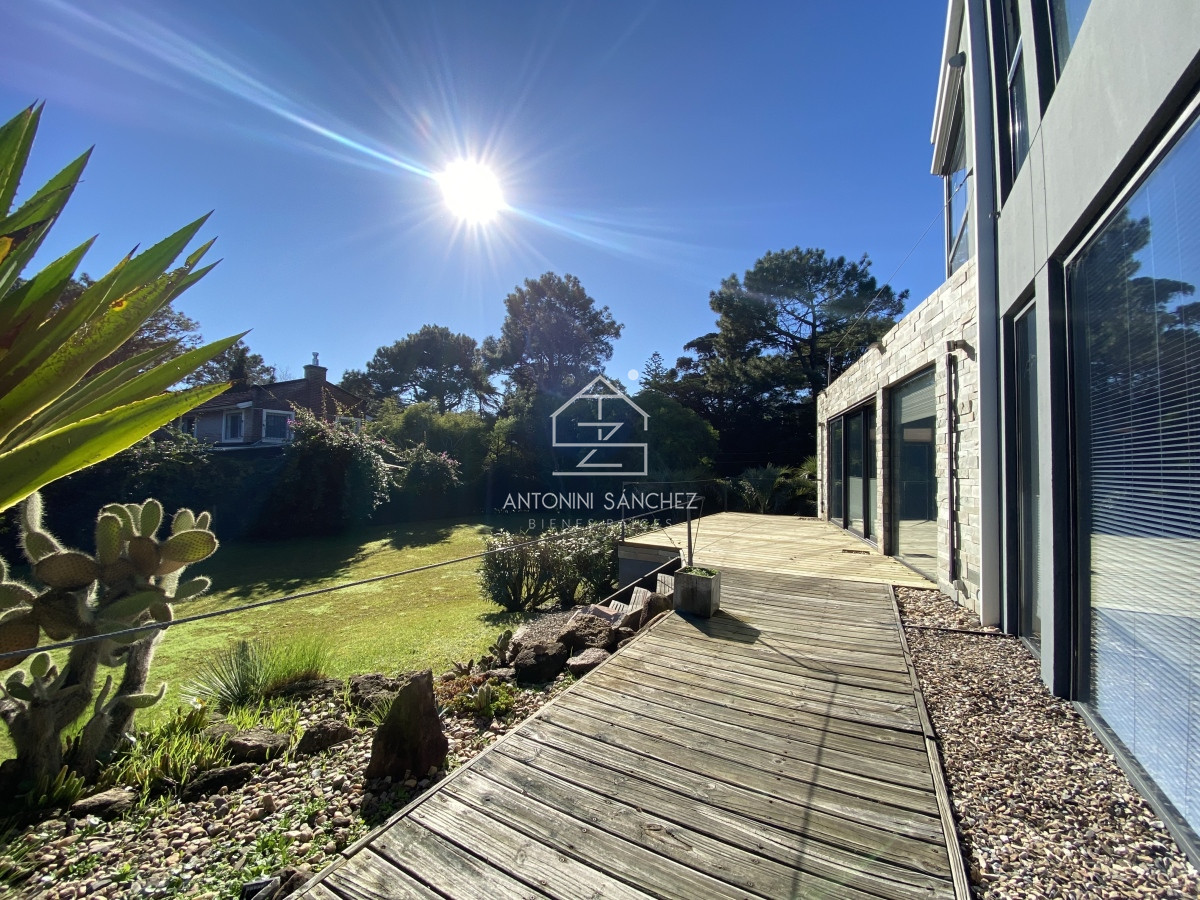 Casa ID.533 - Casa Venta 2 dormitorios + servicio Punta del Este