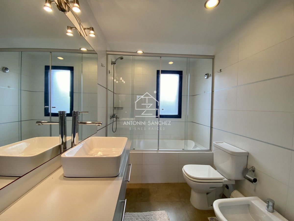 Casa ID.582 - Casa venta 2 dormitorios Parque Pinares