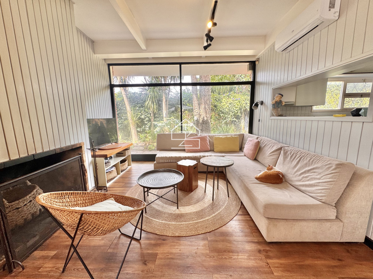 Casa ID.1984 - Alquiler Anual casa 5 dormitorios mas servicio