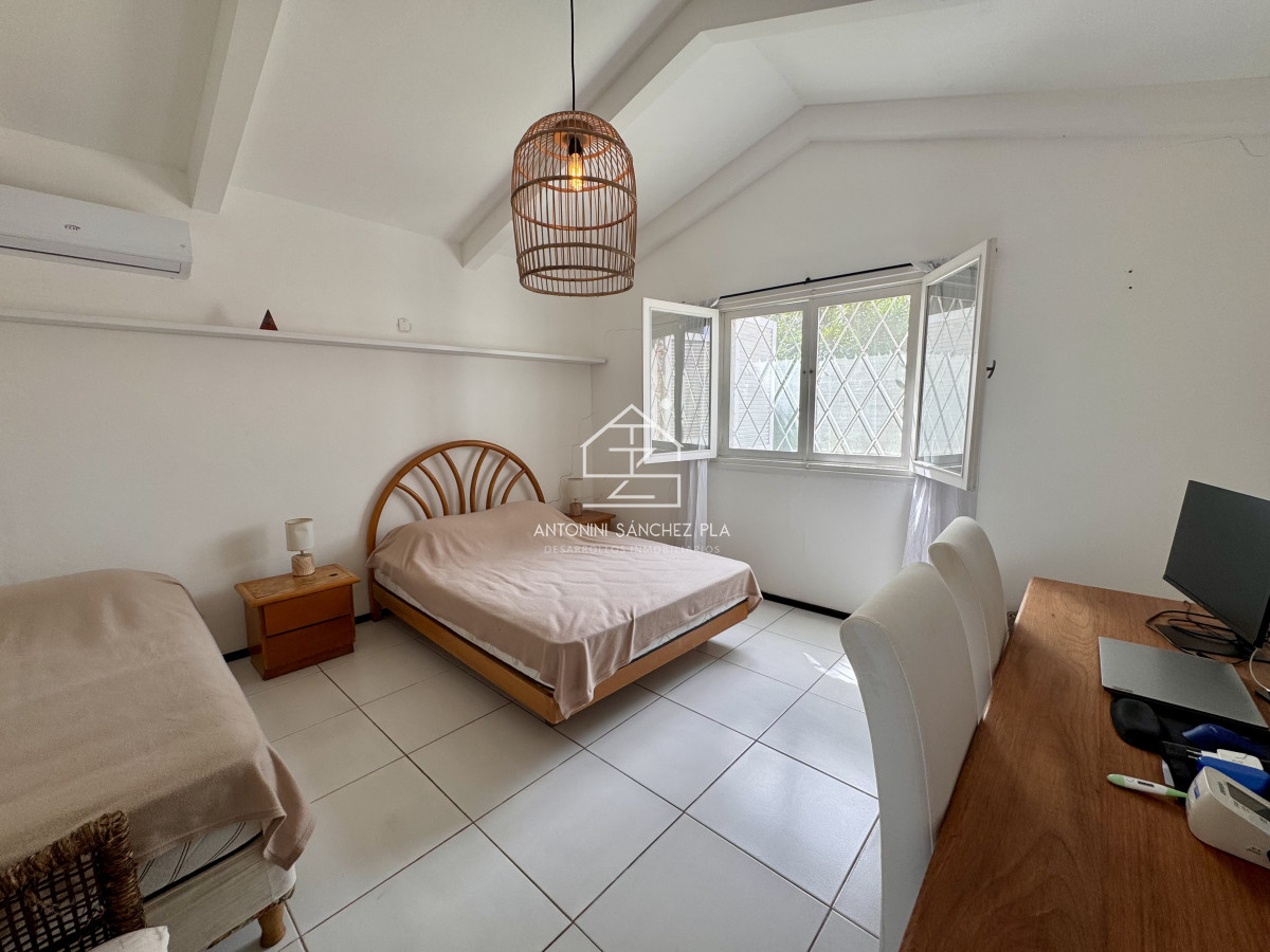 Casa ID.1984 - Alquiler Anual casa 5 dormitorios mas servicio