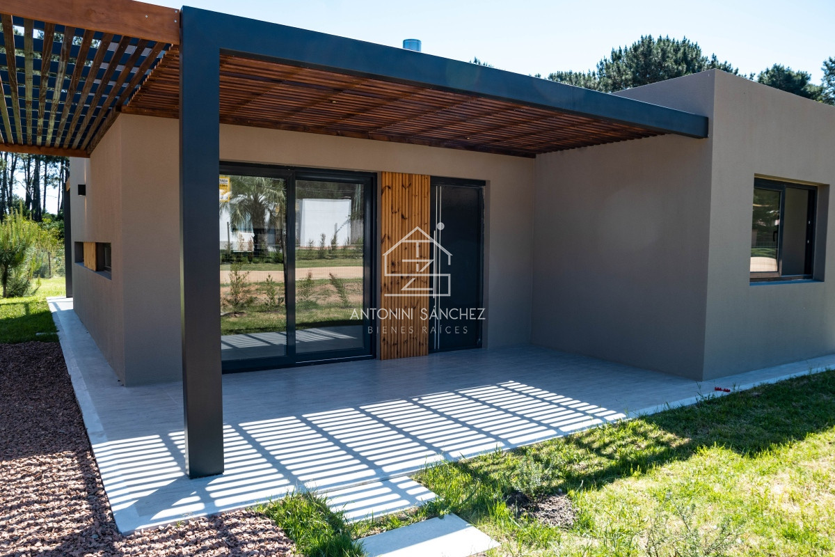 Casa ID.455 - Casa venta 3 dormitorios 2 baños Maldonado