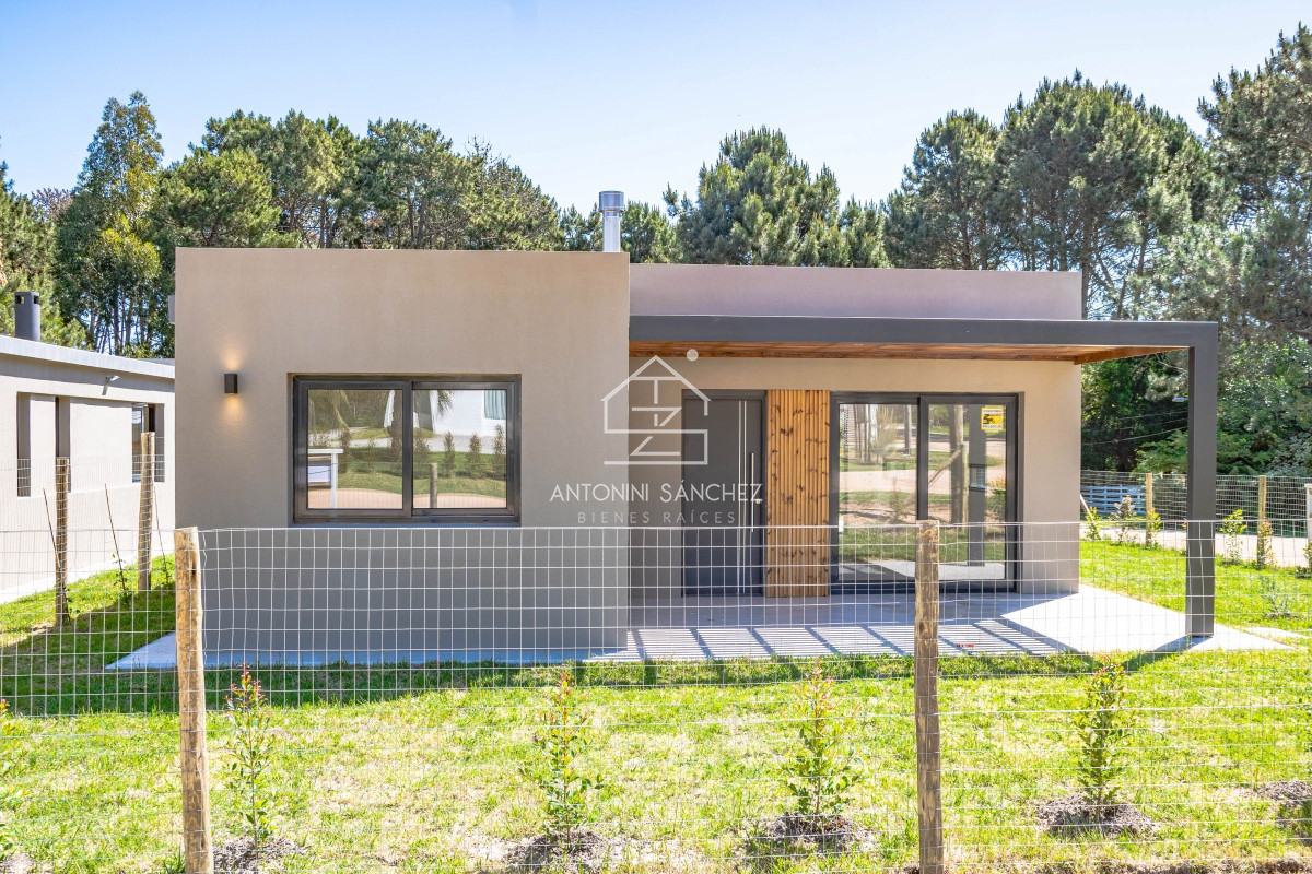 Casa ID.455 - Casa venta 3 dormitorios 2 baños Maldonado