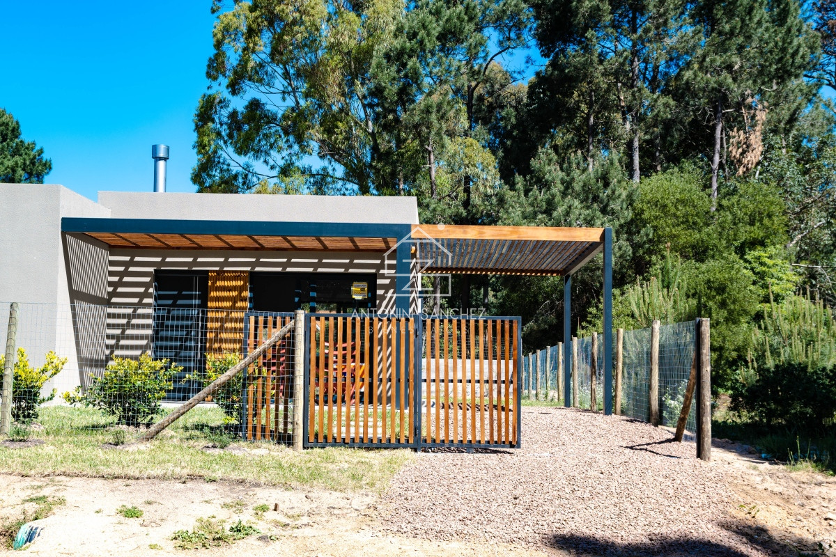 Casa ID.455 - Casa venta 3 dormitorios 2 baños Maldonado