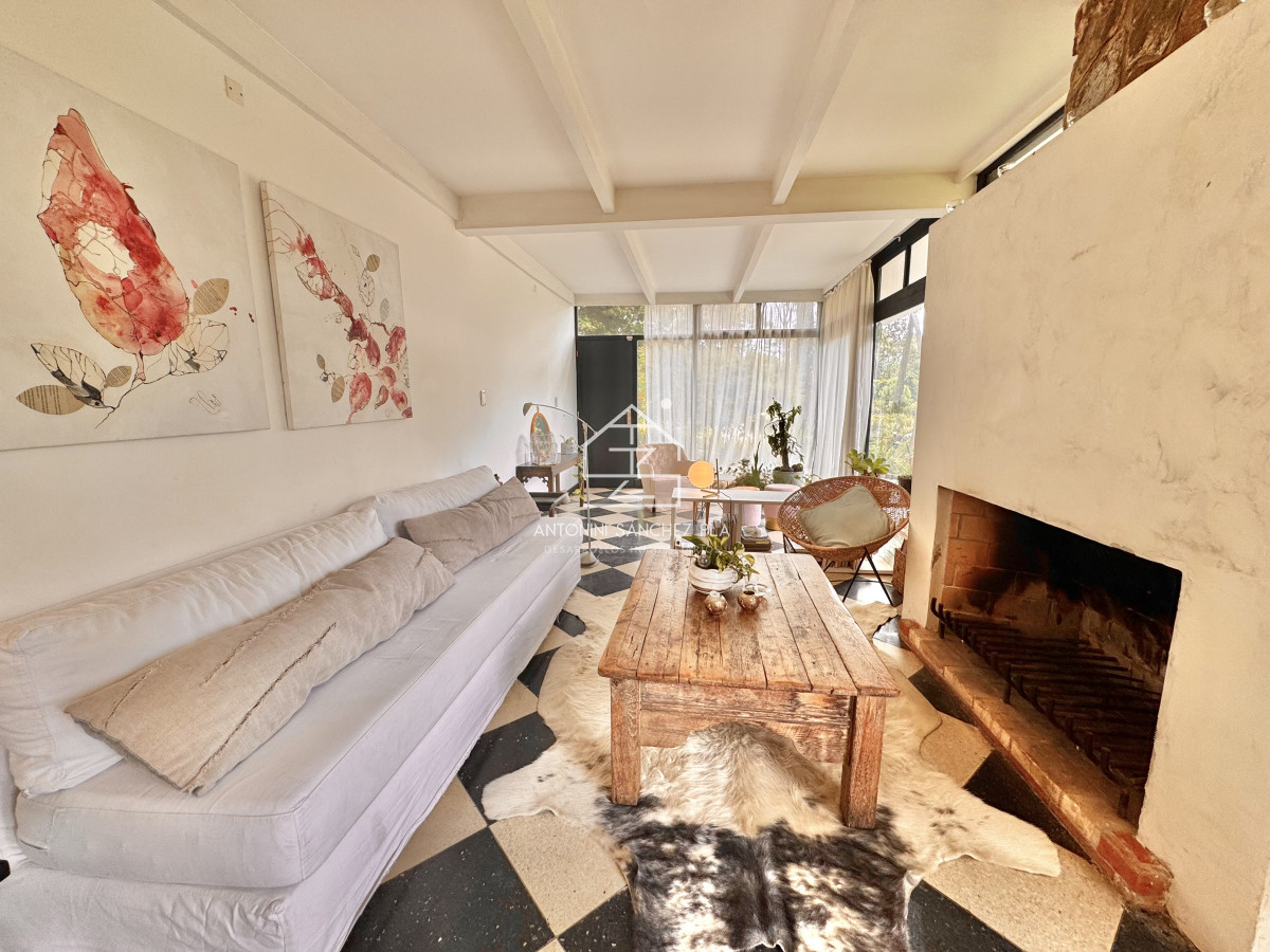 Casa ID.1984 - Alquiler Anual casa 5 dormitorios mas servicio