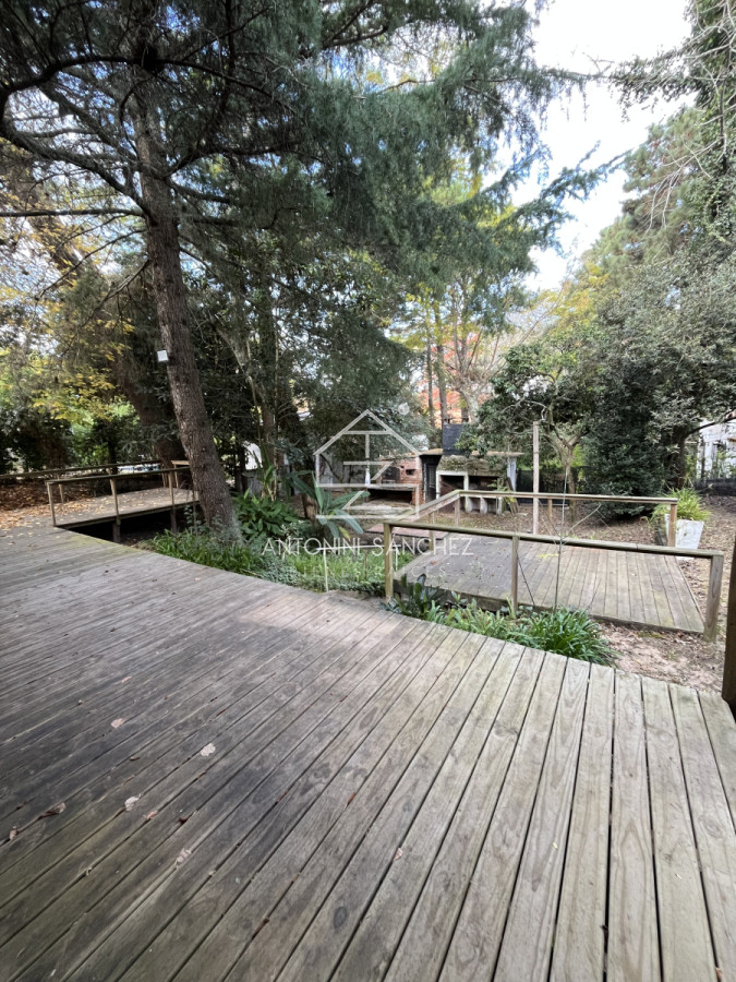Casa ID.2334 - VENTA CHALET COMERCIAL PUNTA DEL ESTE