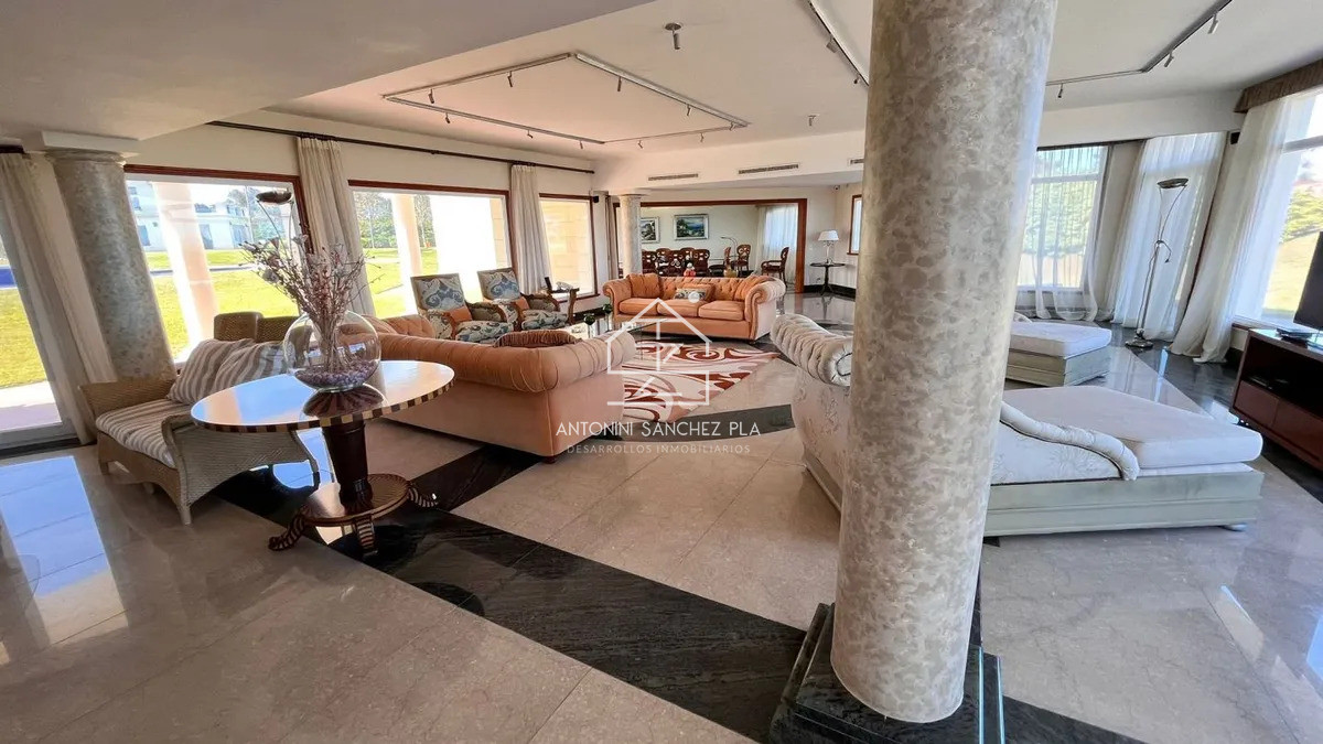 Casa ID.3123 - Venta Mansión Primera linea playa mansa