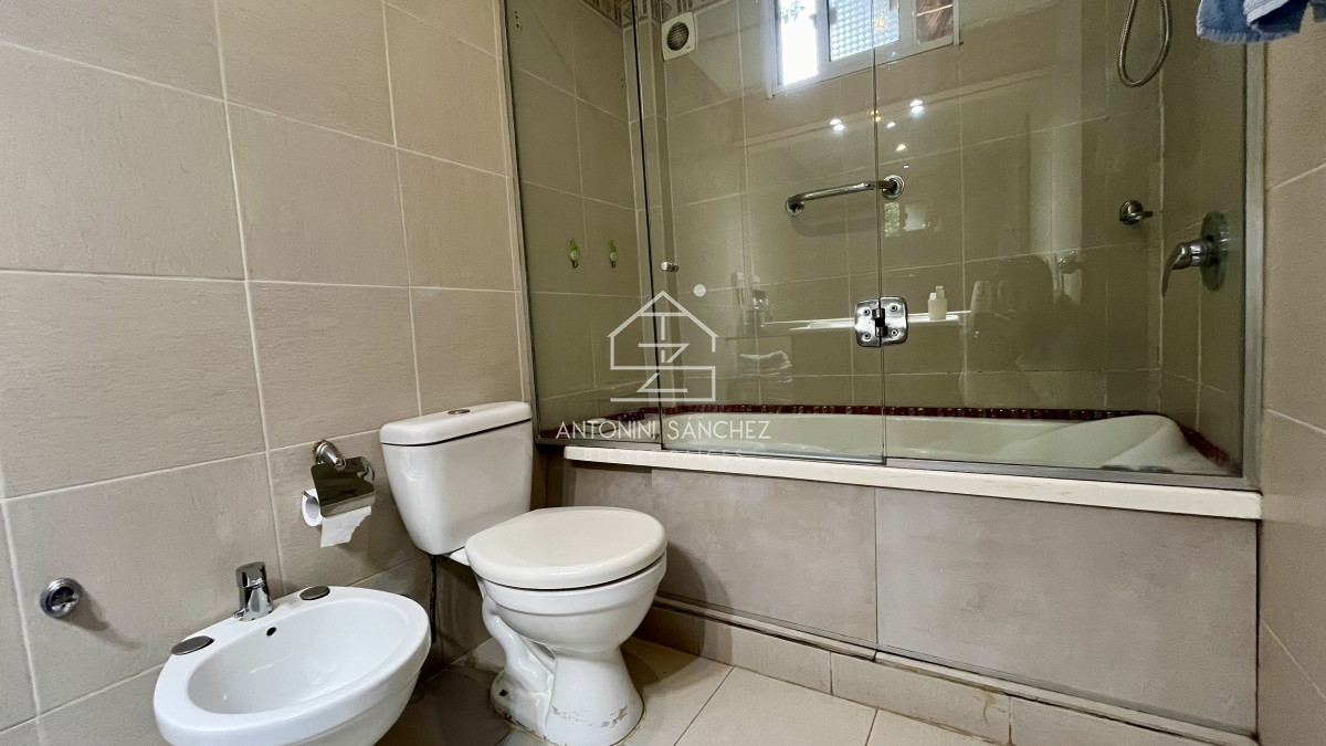 Casa ID.393 - Casa VENTA 4 dormitorios 3 baños Punta Este 