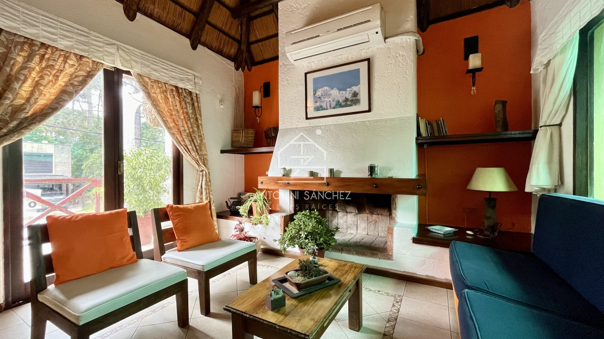 Casa ID.393 - Casa VENTA 4 dormitorios 3 baños Punta Este 