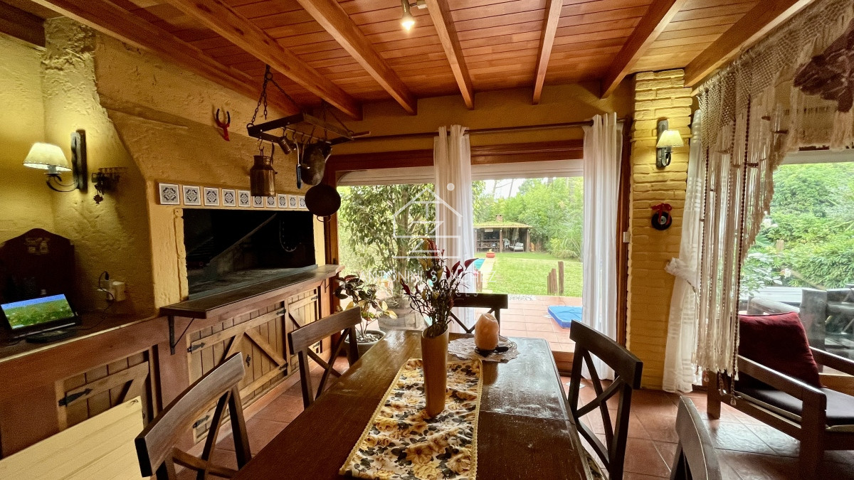 Casa ID.393 - Casa VENTA 4 dormitorios 3 baños Punta Este 
