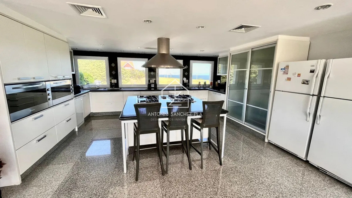 Casa ID.3123 - Venta Mansión Primera linea playa mansa