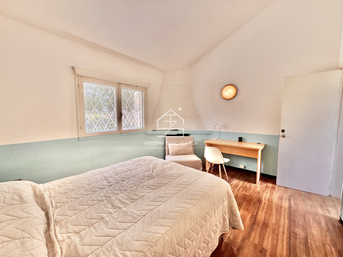 Casa ID.1984 - Alquiler Anual casa 5 dormitorios mas servicio