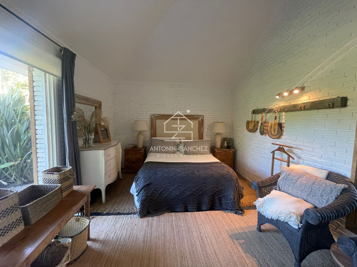 Casa ID.500 - Casa venta 3 dormitorios y servicio