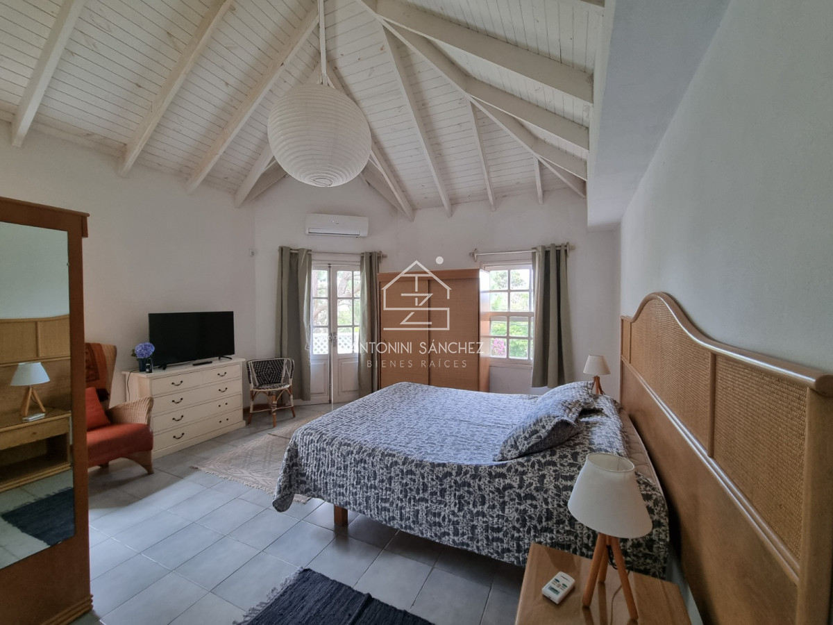 Casa ID.957 - Venta Casa La Barra 5 Dormitorios