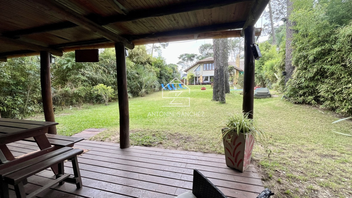 Casa ID.393 - Casa VENTA 4 dormitorios 3 baños Punta Este 