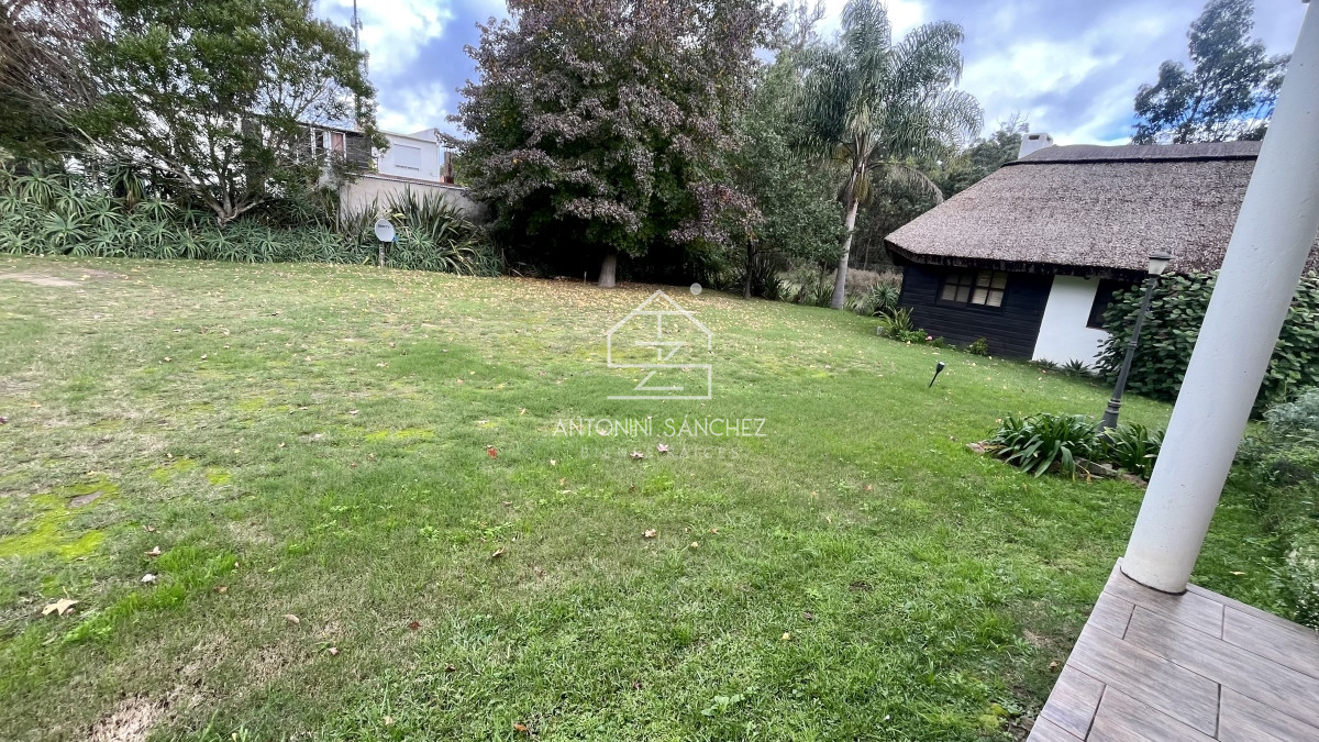 Casa ID.450 - Casa Venta 5 dormitorios Pinares