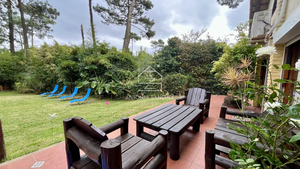 Casa ID.393 - Casa VENTA 4 dormitorios 3 baños Punta Este 