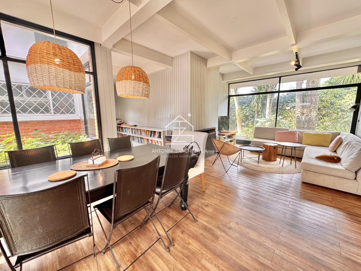 Casa ID.1984 - Alquiler Anual casa 5 dormitorios mas servicio