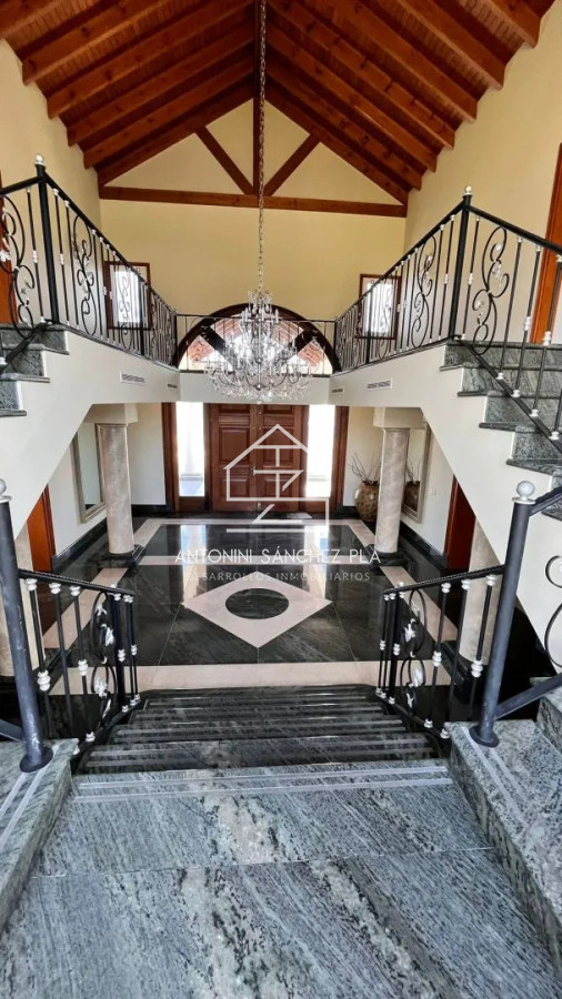 Casa ID.3123 - Venta Mansión Primera linea playa mansa