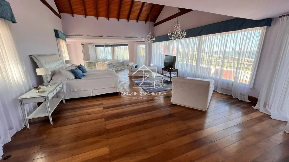 Casa ID.3123 - Venta Mansión Primera linea playa mansa