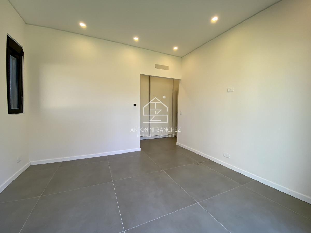 Casa ID.633 - Venta casa 3 dormitorios mas dependencia Punta del Este