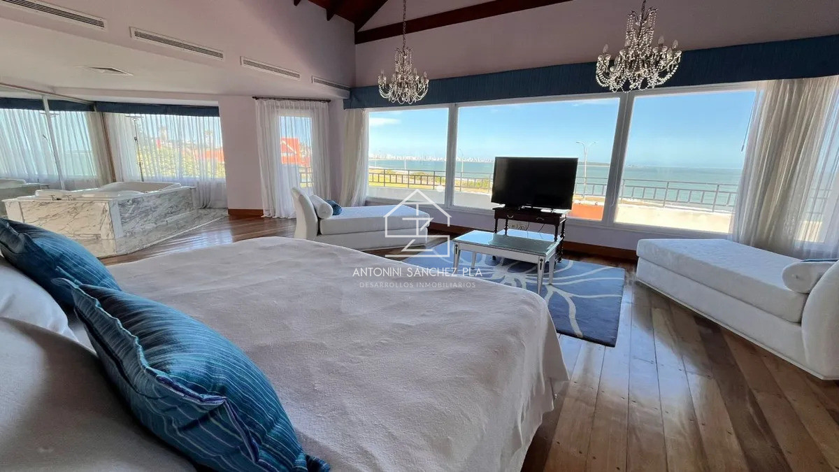 Casa ID.3123 - Venta Mansión Primera linea playa mansa