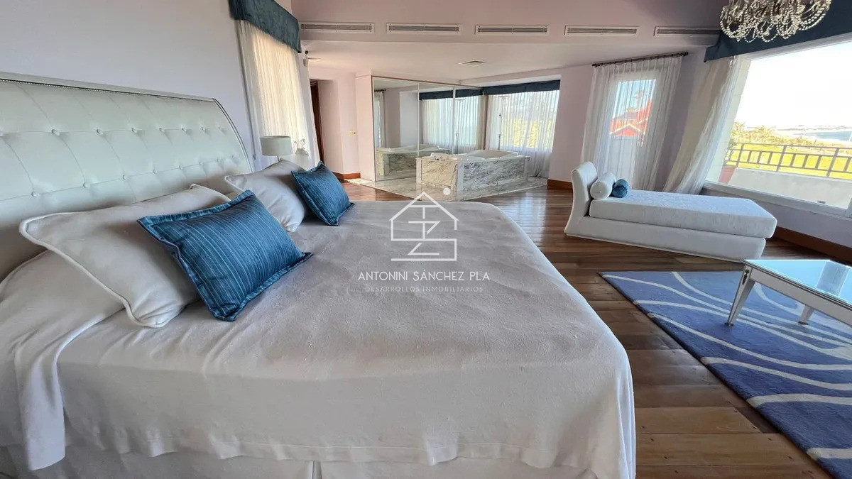 Casa ID.3123 - Venta Mansión Primera linea playa mansa