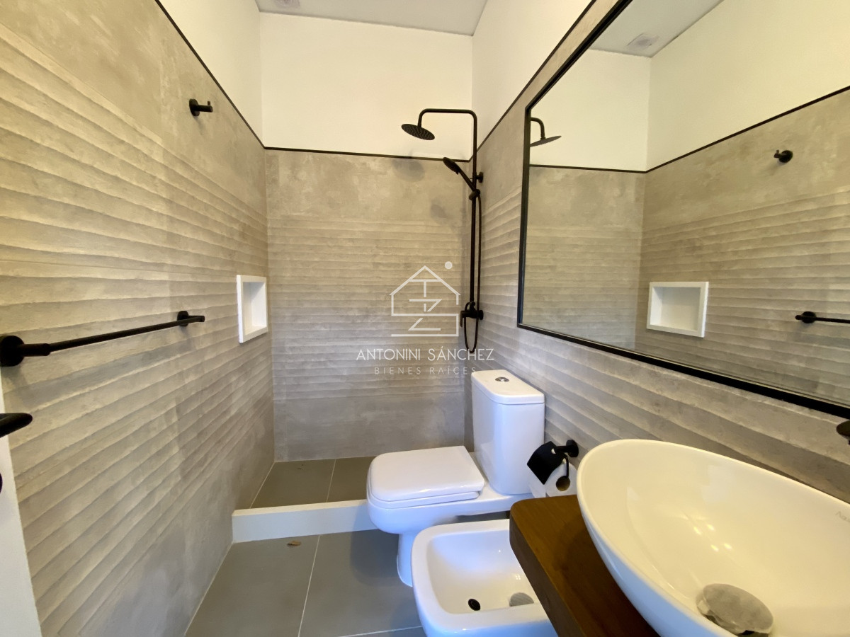Casa ID.633 - Venta casa 3 dormitorios mas dependencia Punta del Este