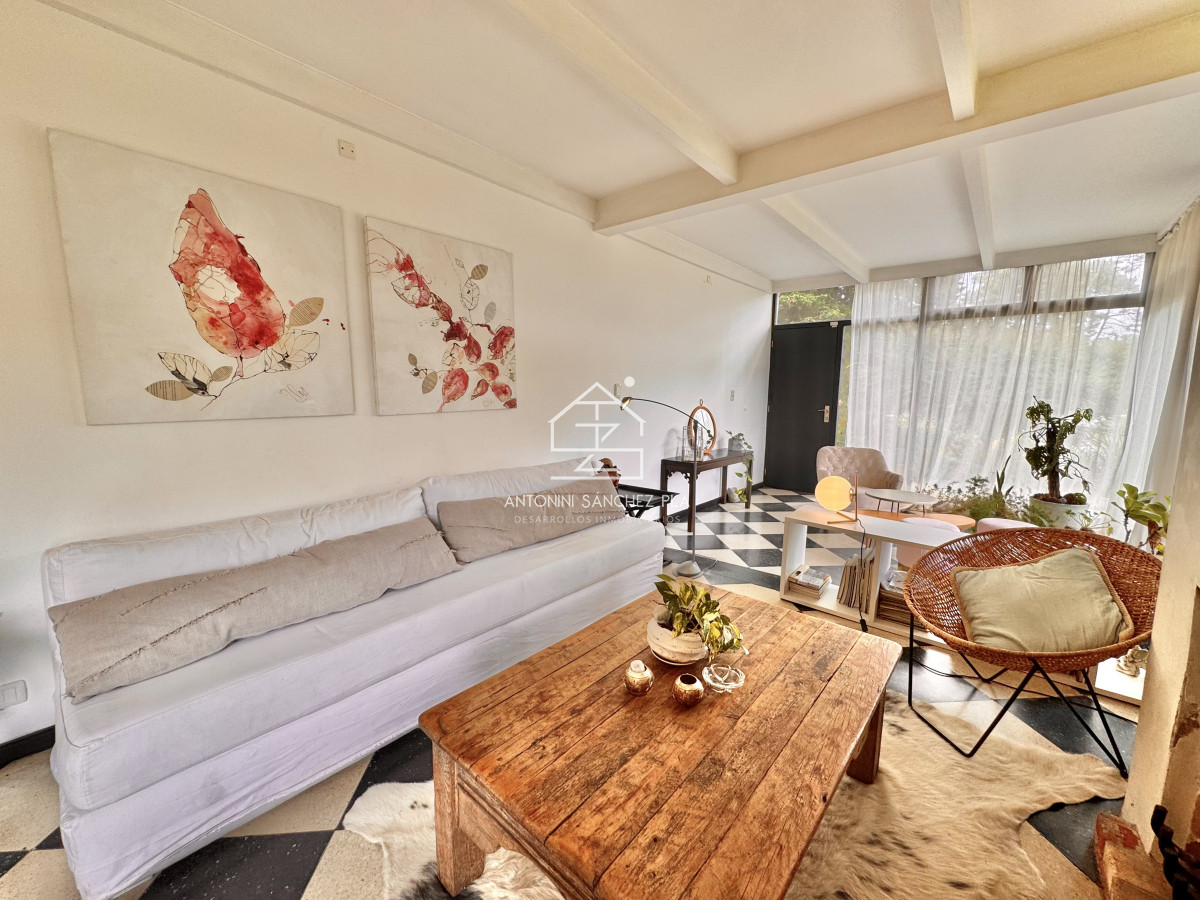 Casa ID.1984 - Alquiler Anual casa 5 dormitorios mas servicio