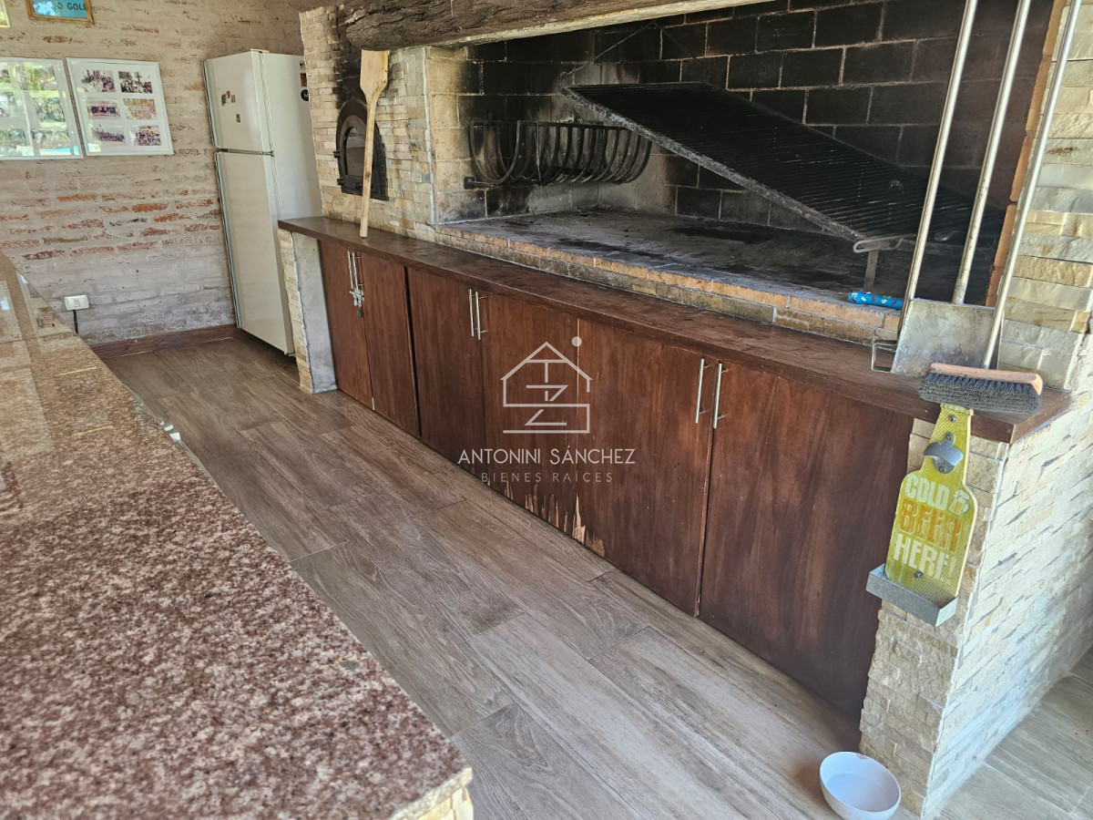 Casa ID.3536 - IMPORTANTE RESIDENCIA EN BARRIO PRIVADO