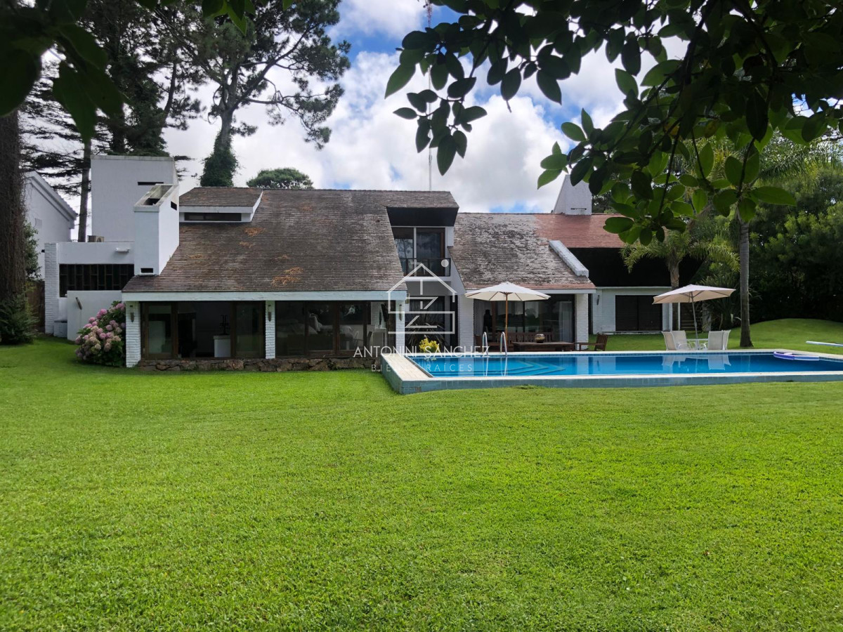 Casa ID.3747 - HERMOSA RESIDENCIA EN CANTEGRIL 