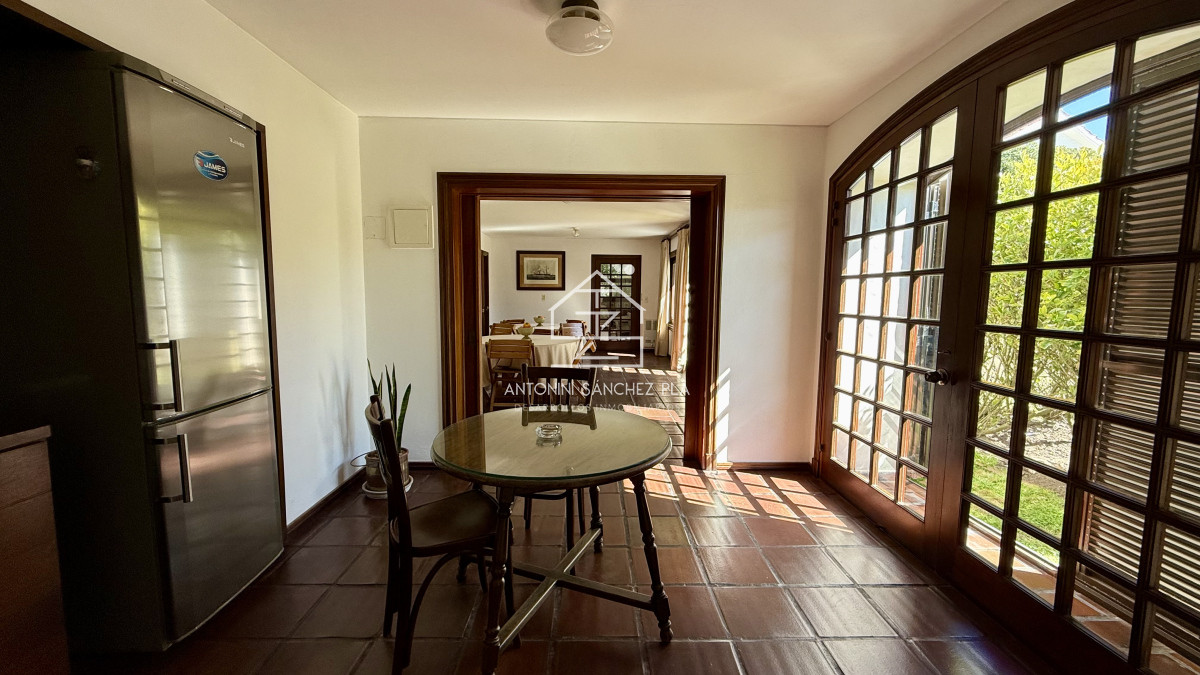 Casa ID.2699 - Venta Exclusiva CASA 8 Dormitorios Peninsula Punta Del este 