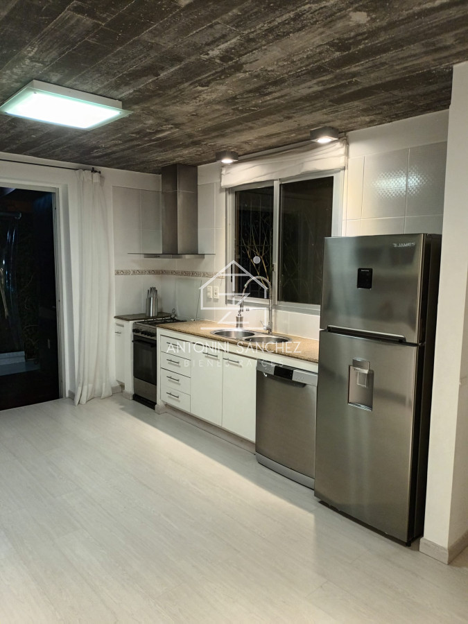 Casa ID.1227 - Venta Casa 5 dormitorios Rincón del Indio Punta del Este