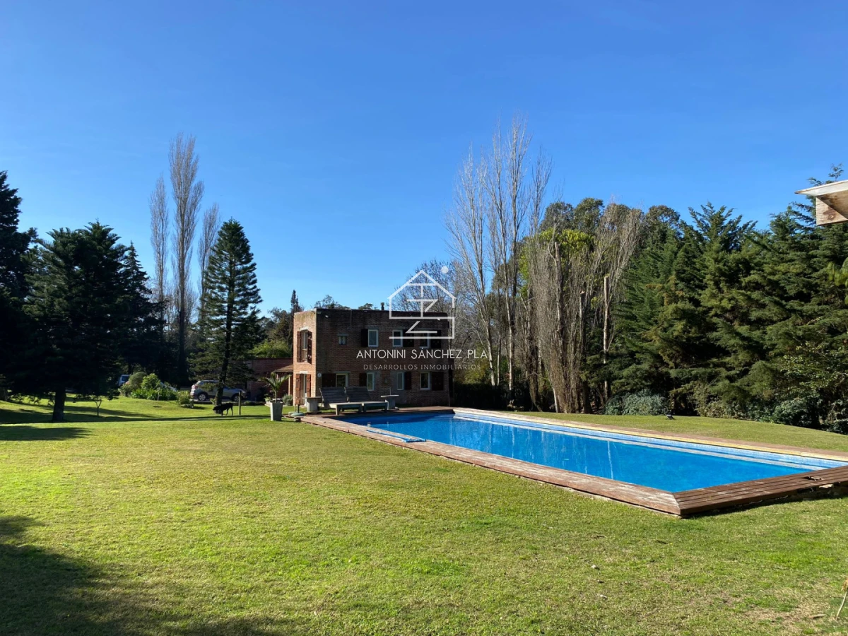 Casa ID.2969 - Venta Casa 5 Dormitorios Zona Golf Punta del Este