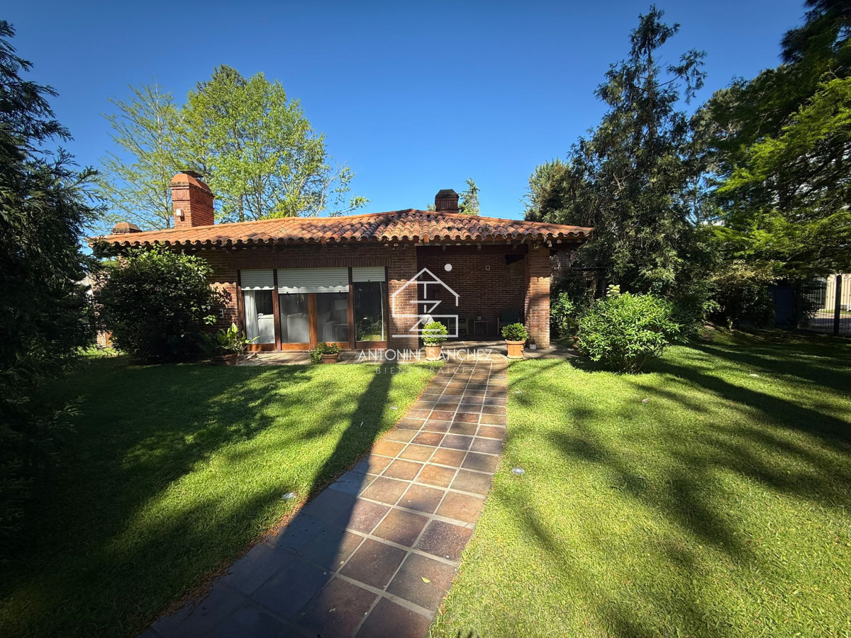 Casa ID.3769 - HERMOSA CASA EN CANTEGRIL CON PISCINA Y BARBACOA