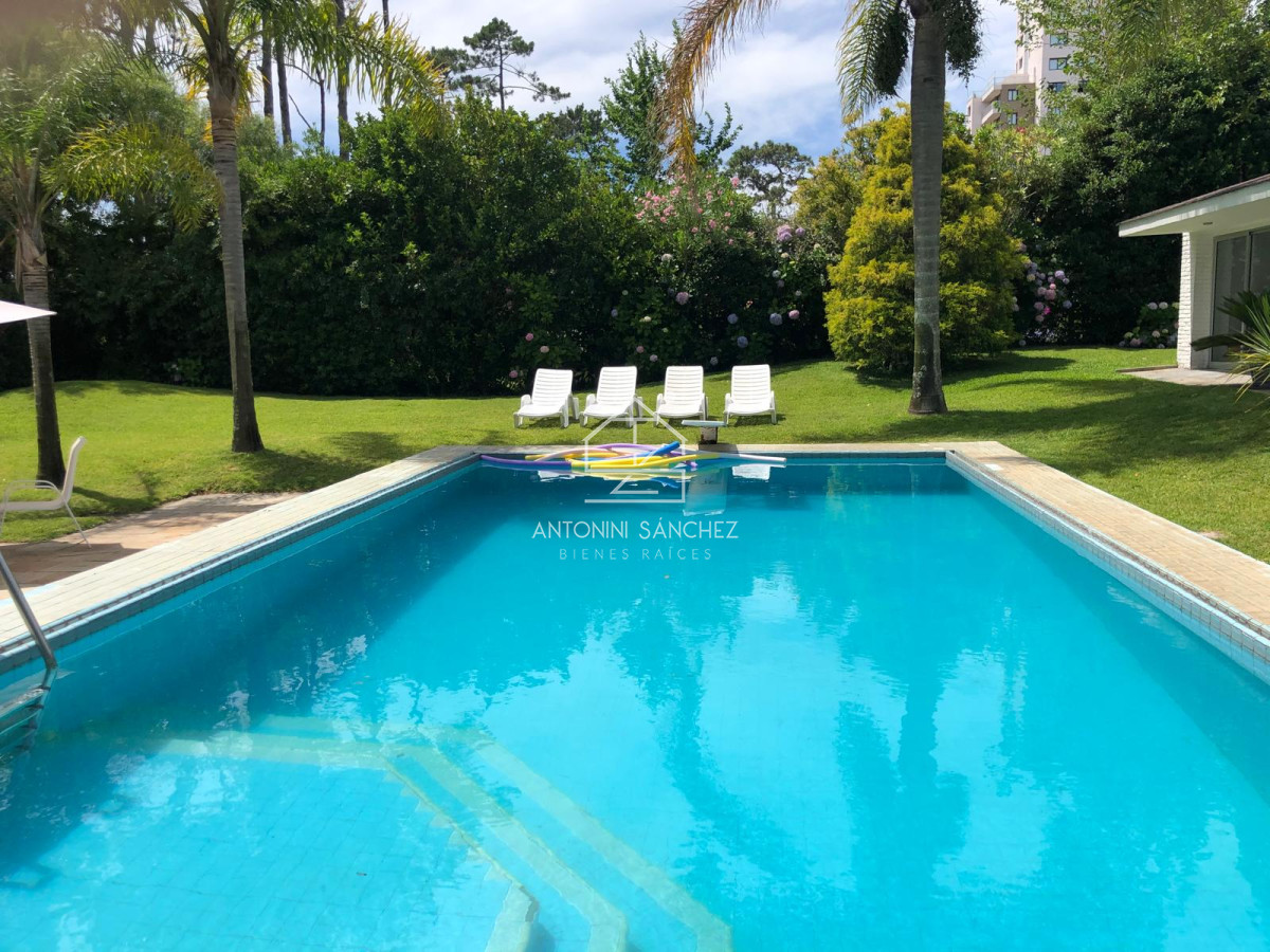 Casa ID.3747 - HERMOSA RESIDENCIA EN CANTEGRIL 