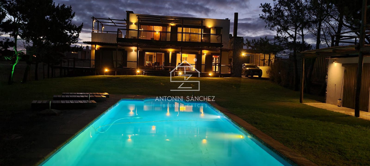 Casa ID.2394 - ESPECTACULAR CHALET EARENAS DE JOSE IGNACIO 