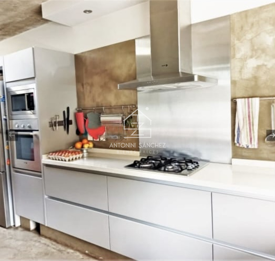 Casa ID.1727 - Casa en Venta, exclusivo barrio La Arbolada, Punta del Este.