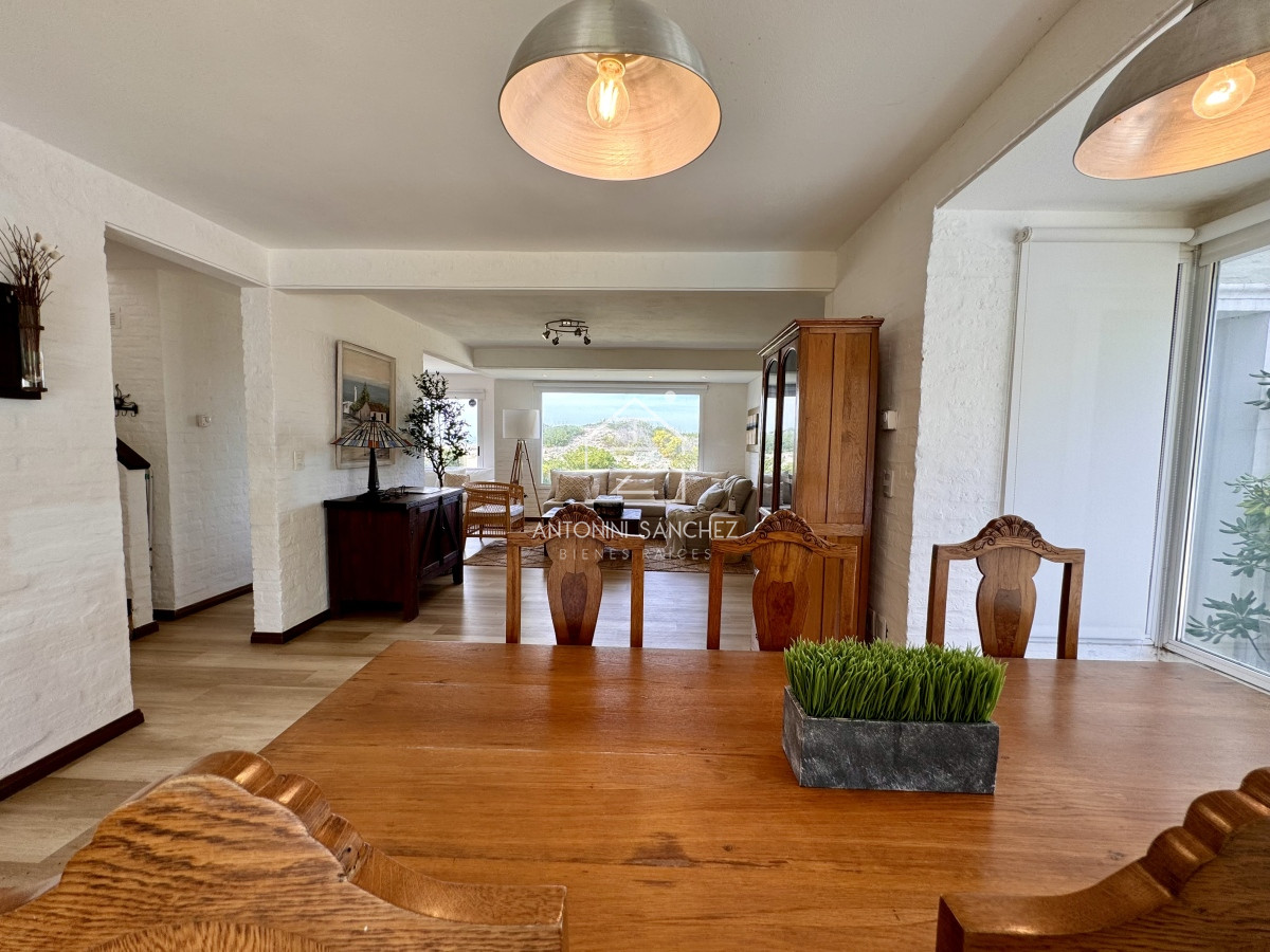 Casa ID.864 - Casa Alquiler anual 5 dormitorios Manantiales