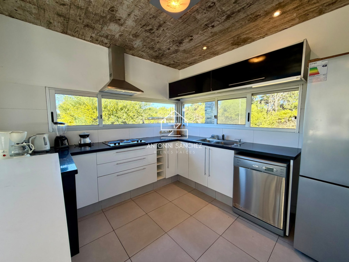 Casa ID.4760 - CASA EN VENTA DE 3 DORMITORIOS EN SUITE EN SAN VICENTE A TAN SOLO 150 METROS DEL MAR