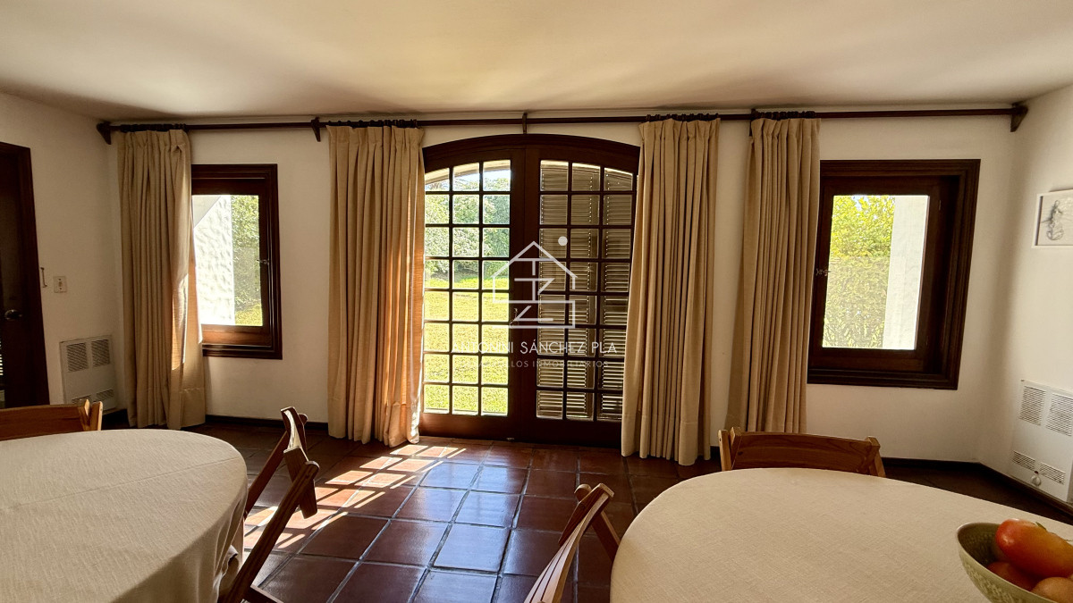 Casa ID.2699 - Venta Exclusiva CASA 8 Dormitorios Peninsula Punta Del este 