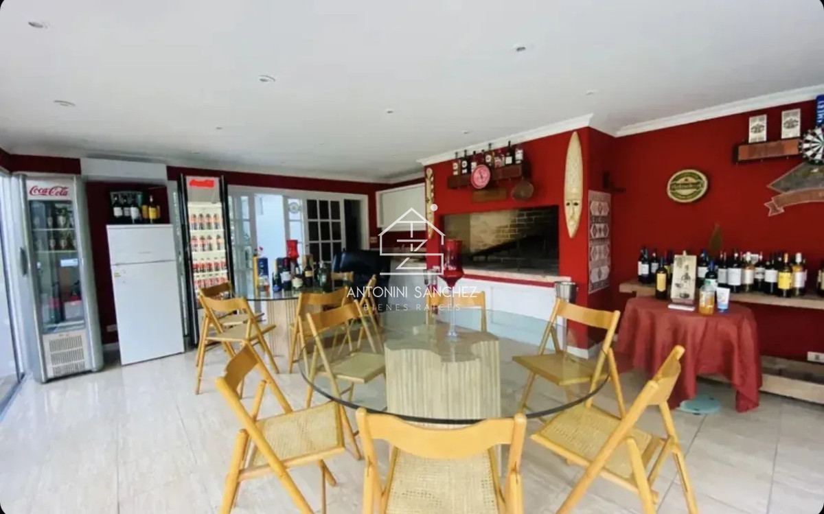 Casa ID.5044 - CASA EN ALQUILER ANUAL EN PUNTA DEL ESTE IDEAL RESIDENCIA O EMPRESAS