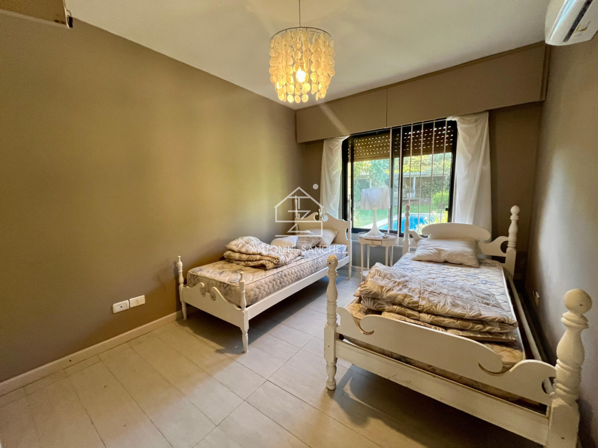 Casa ID.2952 - VENTA CASA MANANTIALES