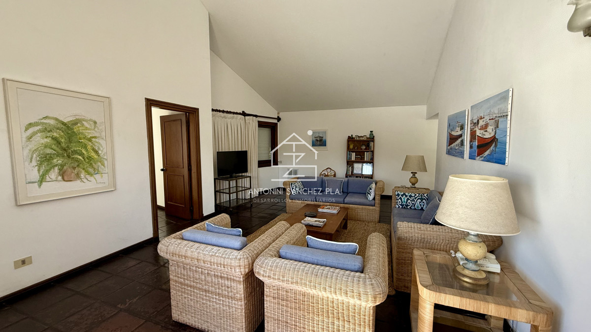 Casa ID.2699 - Venta Exclusiva CASA 8 Dormitorios Peninsula Punta Del este 